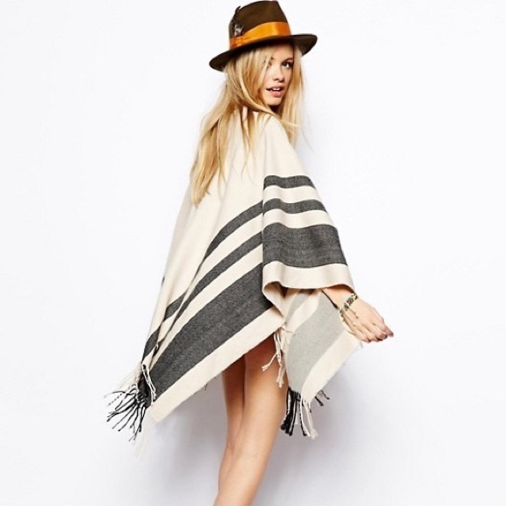 ASOS | Fringed Poncho \ Travel Blanket